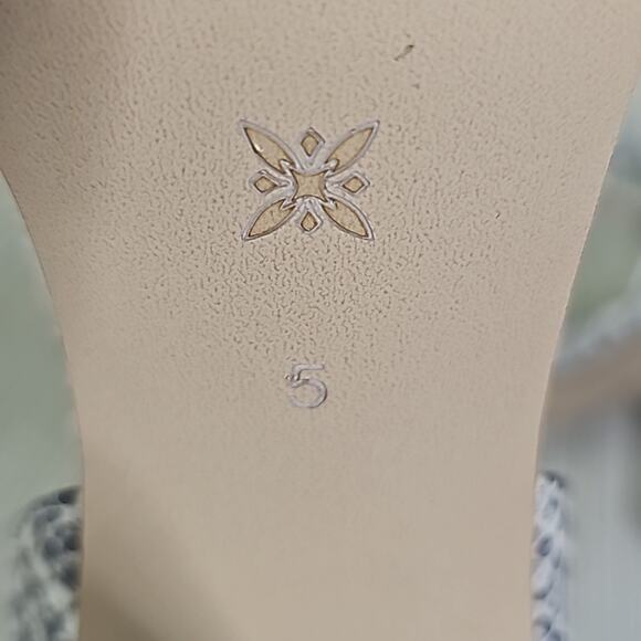 BCBGeneration Lexana Snakeprint Leather Ankle Strap Heeled Sandals Womens 5 NEW - Picture 8 of 13